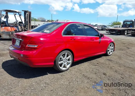 2014 Mercedes-Benz C 250 Luxury/Sport из США, поврежденный, VIN WDDGF4HB3EA952668